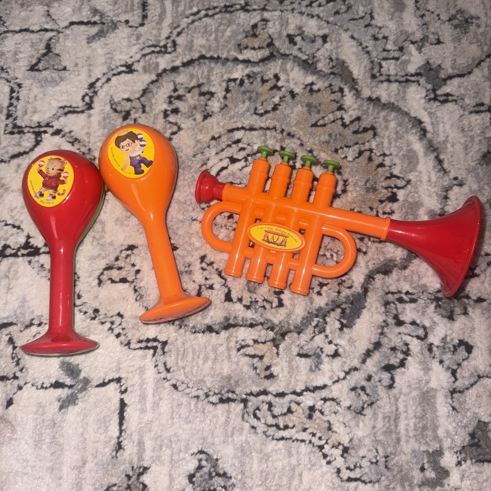 Rare Daniel Tiger's Neighborhood Musical Instruments Maracas 🪇 And Trumpet 🎺